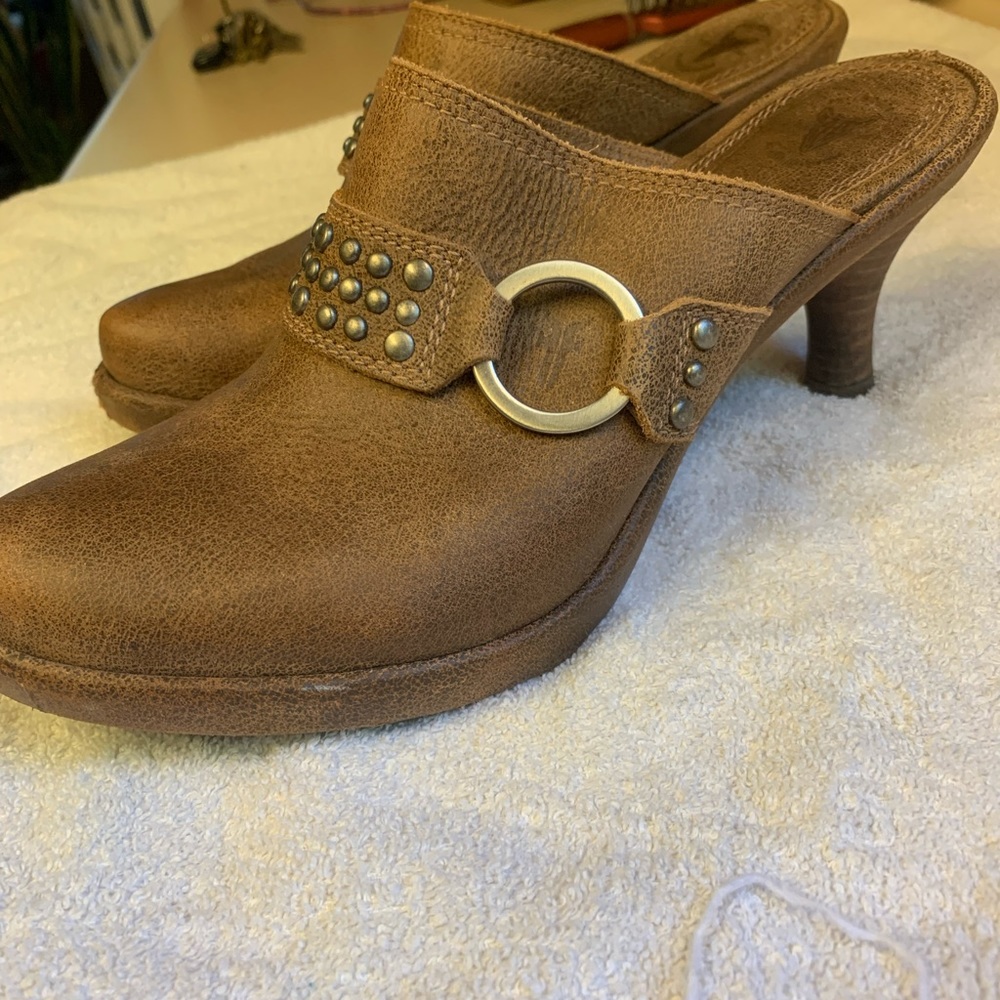 FRYE MULES in excellent condition… vintage- brown.